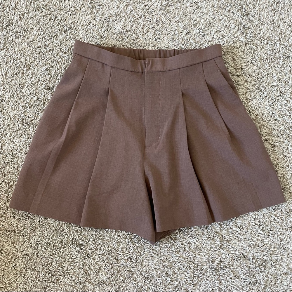 Coco Deal Pleated Shorts